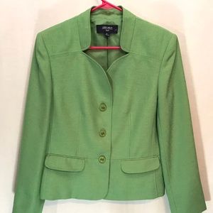 Jones Wear blazer size 12.    21”pit to pit;